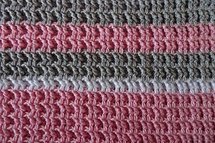 Gehaakt babydekentje, roze, grijs en wit