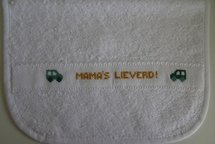 Witte slab met 'Mama's lieverd' en autootjes