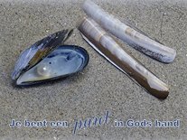 Parel in Gods hand (Ansichtkaart)